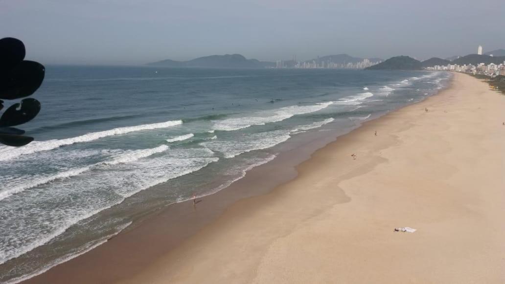 Pousada Casa Verde - quartos individuais - smart tv 32 - e banheiro privativo Itajaí Exterior foto