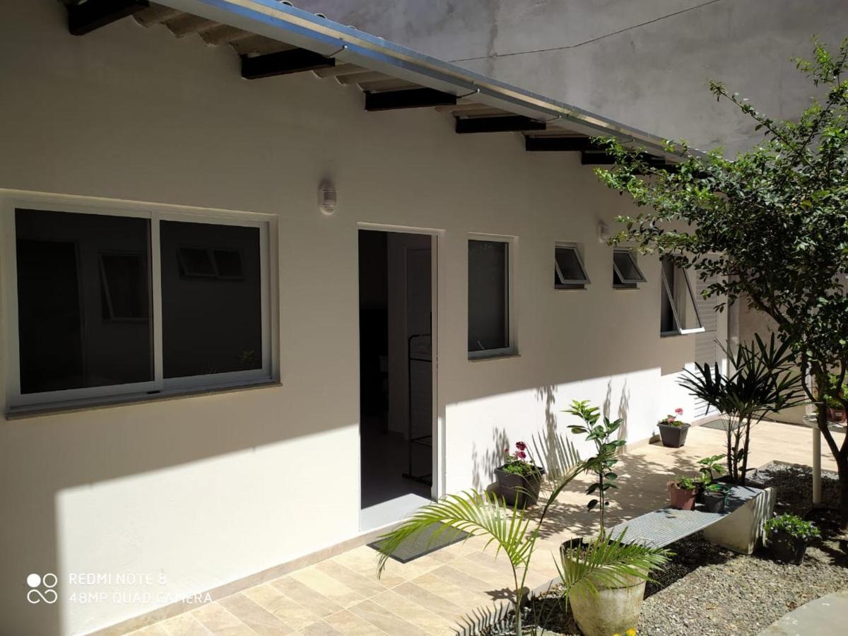 Pousada Casa Verde - quartos individuais - smart tv 32 - e banheiro privativo Itajaí Exterior foto