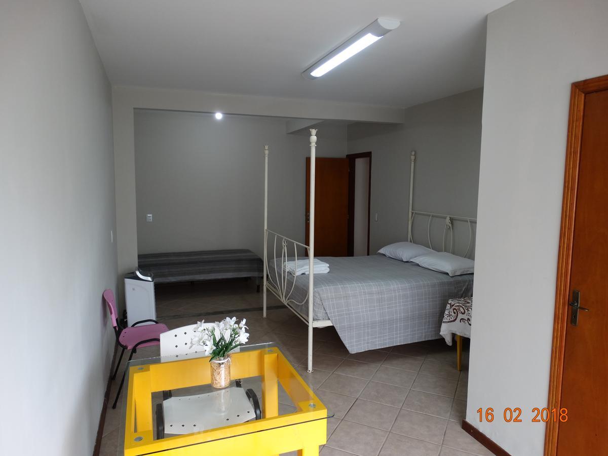 Pousada Casa Verde - quartos individuais - smart tv 32 - e banheiro privativo Itajaí Exterior foto