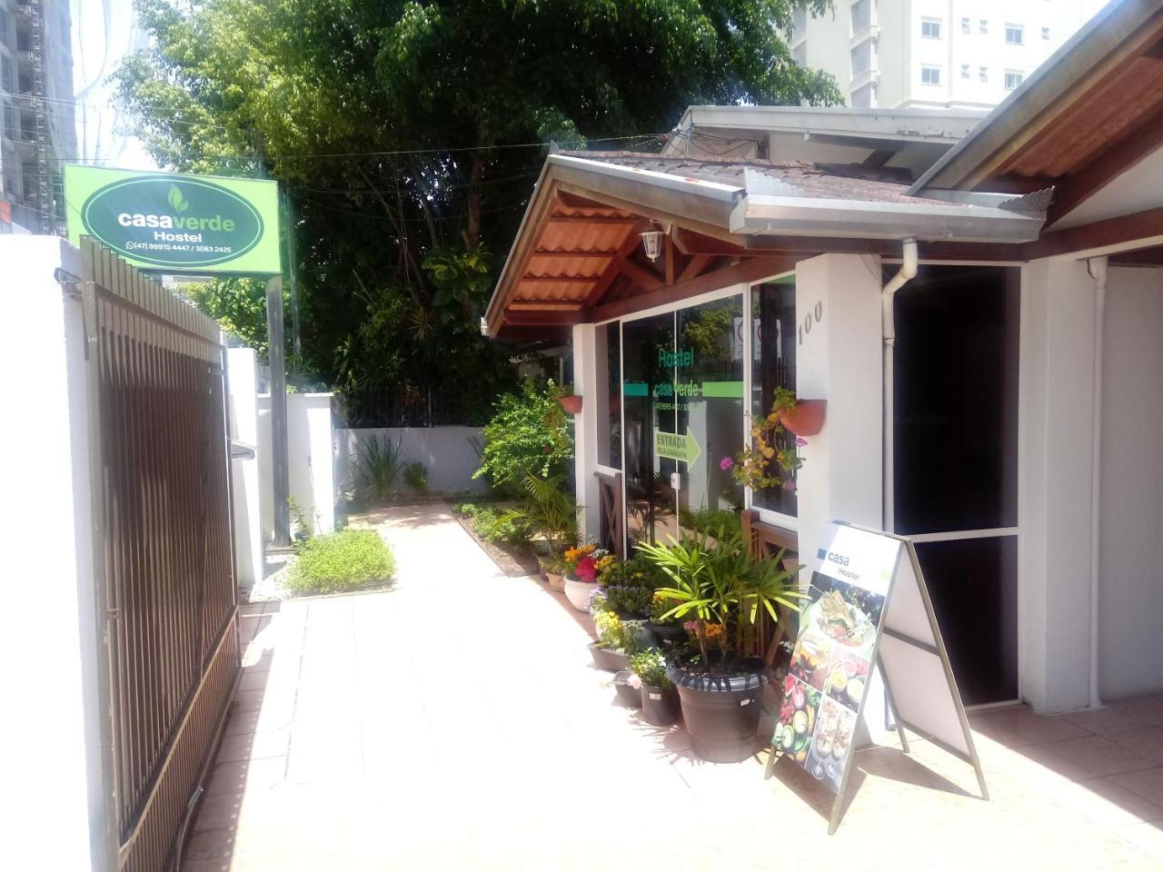 Pousada Casa Verde - quartos individuais - smart tv 32 - e banheiro privativo Itajaí Exterior foto